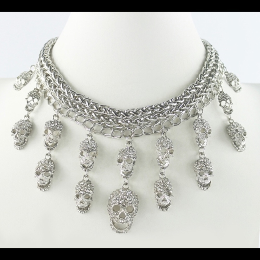 Rhinestone 💀 skull statement necklace silver adj